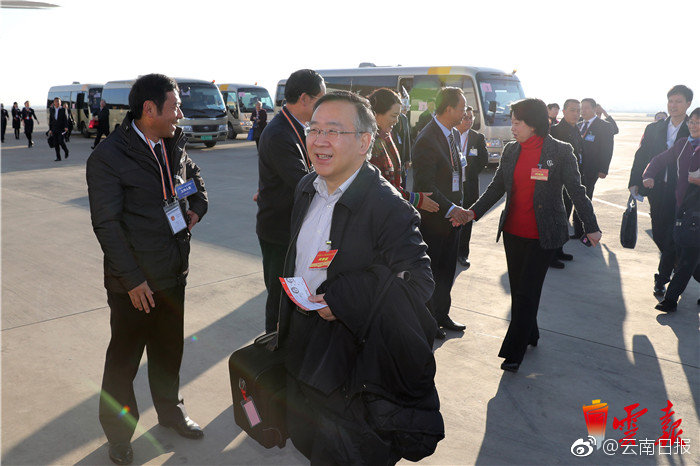 手表!商务模特怎么找,商务模特怎么接单的