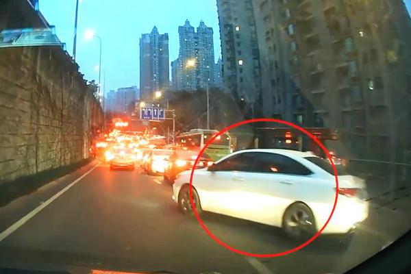 重庆那个地方站街的多—翻译—适可而止,重庆火车站小巷子