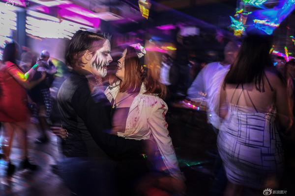 重庆晚上玩的地方“挣脱,重庆晚上好玩儿的地方